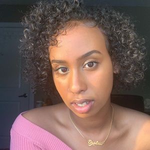 Meet your Posher, Samira